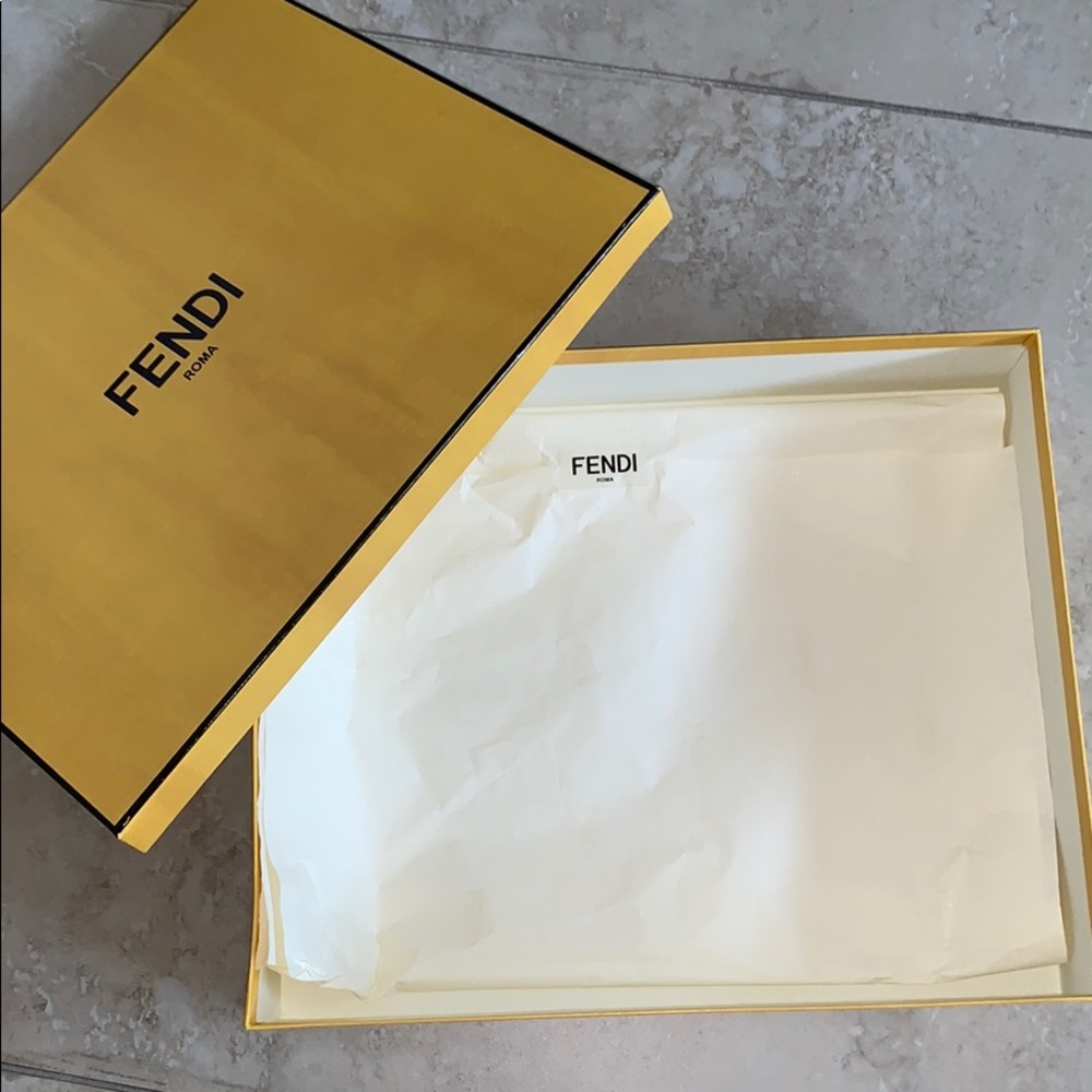 Fendi Box - Picture 2 of 5